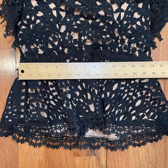 Black Lace Top NWT Size Small Romantic Lined - Picture 14 of 15